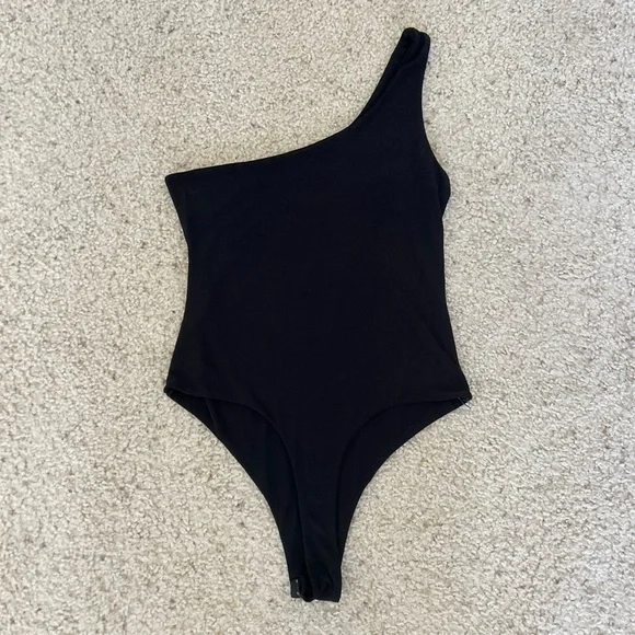Nasty Gal Black One Shoulder Tank Bodysuit - Picture 3 of 4